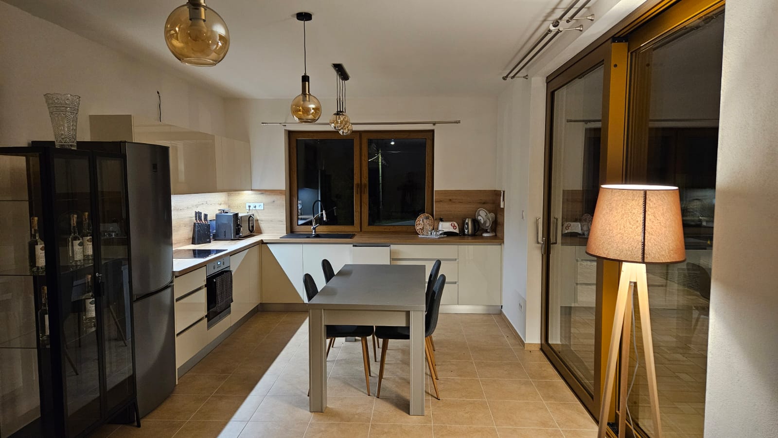 Penzión Budiná - apartmán BLUE (kuchyňa)